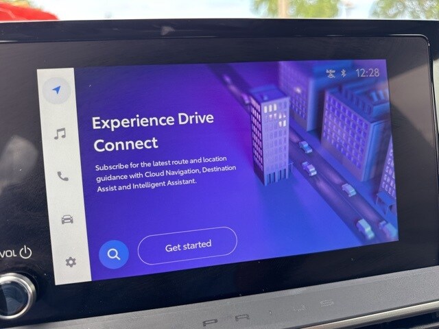 2025 Toyota Prius LE photo 4