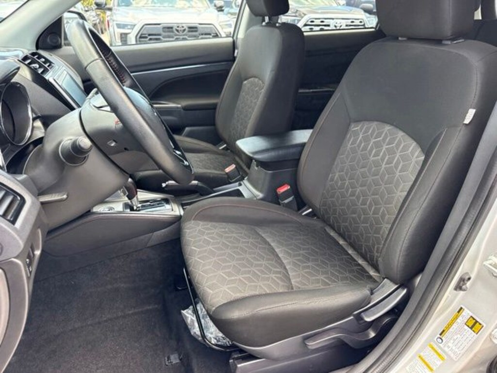 Used 2025 Mitsubishi Outlander Sport 2.0 LE SUV