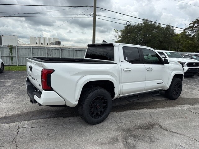 2024 Toyota Tacoma SR5 photo 3