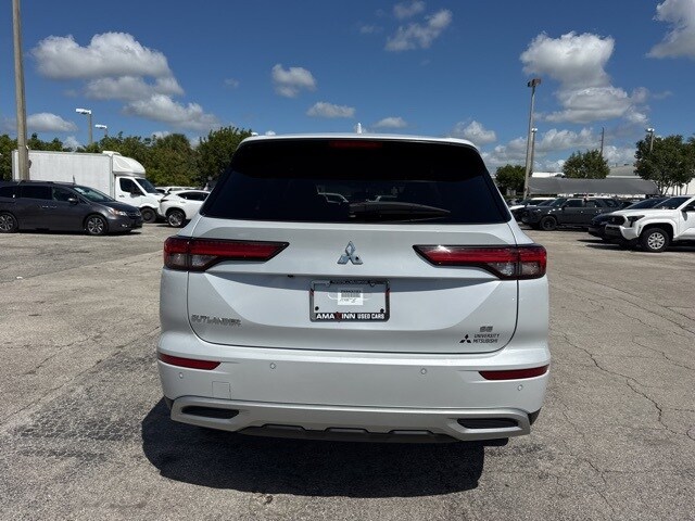 2024 Mitsubishi Outlander SE photo 4
