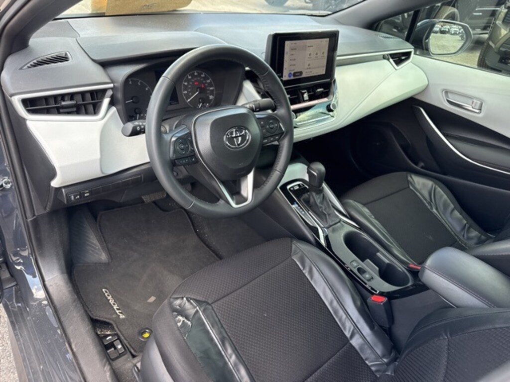 Used 2025 Toyota Corolla SE Sedan
