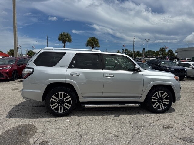 2022 Toyota 4Runner Limited photo 2
