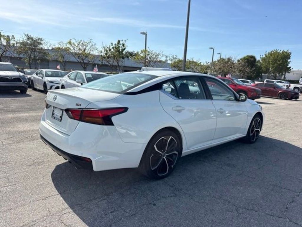 Used 2024 Nissan Altima 2.5 SR Sedan