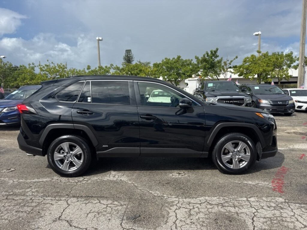 Used 2025 Toyota RAV4 Hybrid XLE SUV