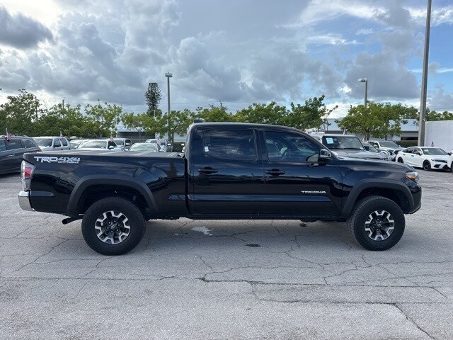 2022 Toyota Tacoma SR5 photo 2