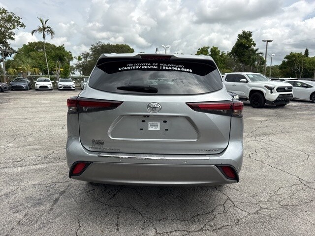 2024 Toyota Highlander Platinum photo 4