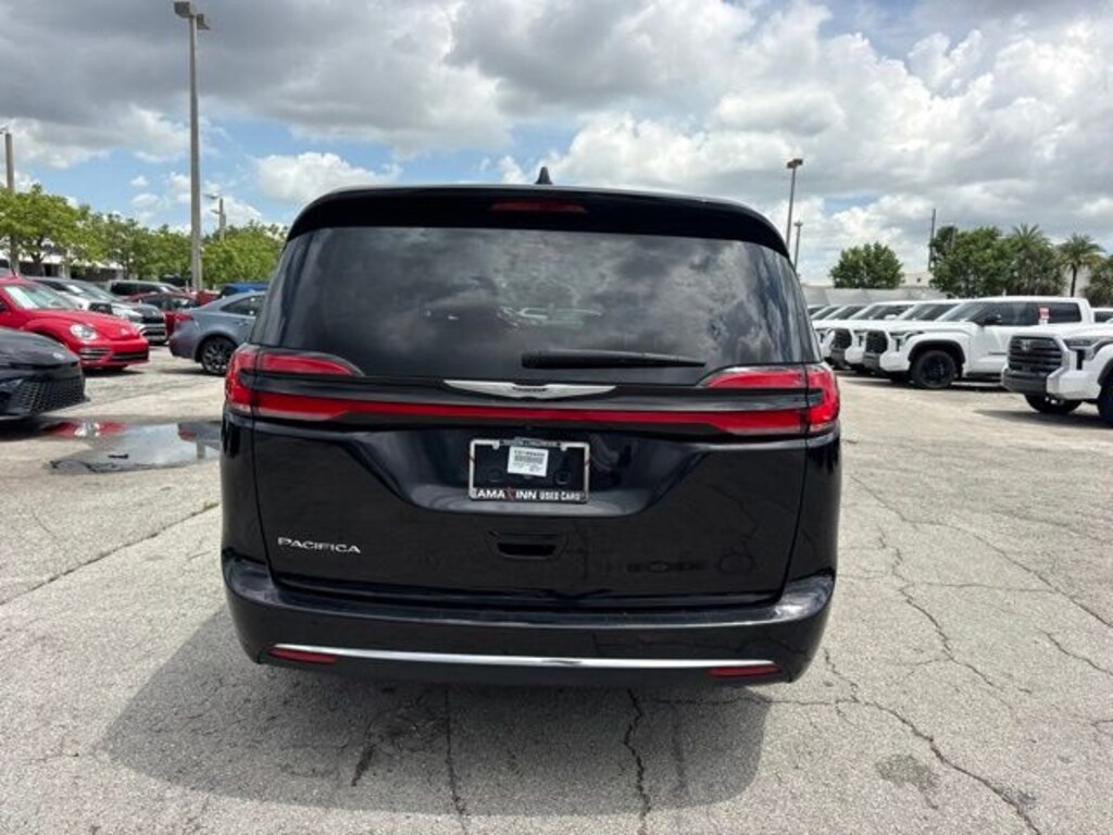 Used 2024 Chrysler Pacifica Touring L Van Passenger Van