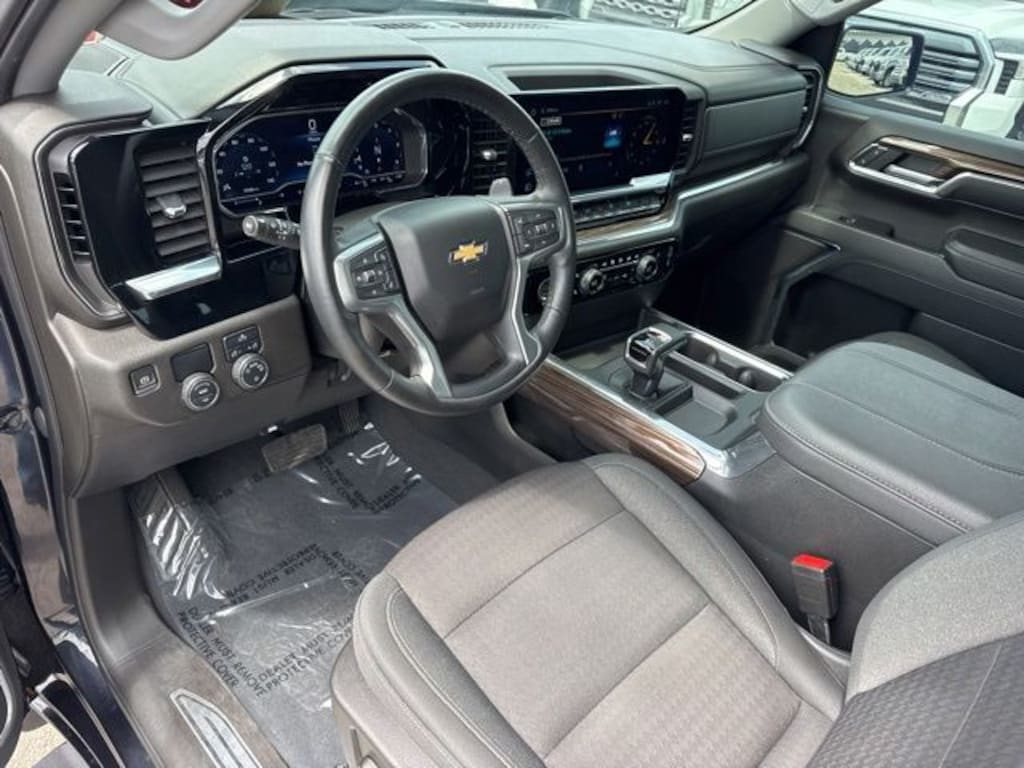 Used 2023 Chevrolet Silverado 1500 LT w/1LT Truck Crew Cab