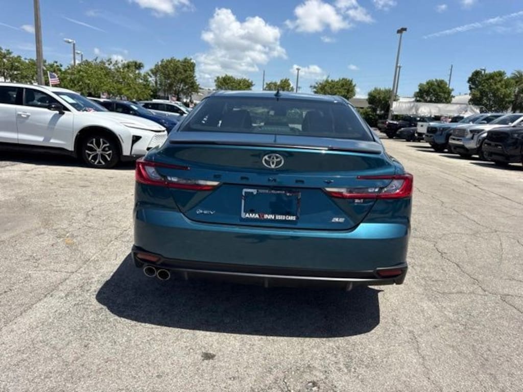 Used 2025 Toyota Camry SE Sedan