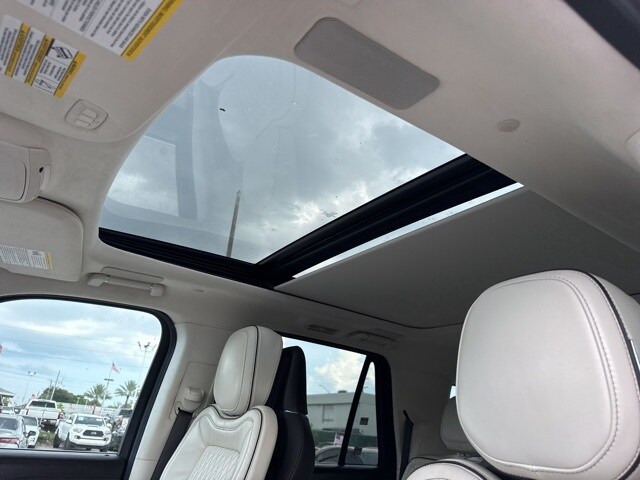 2024 Lincoln Navigator Black Label photo 3