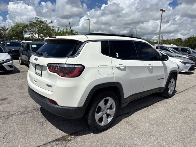 2019 Jeep Compass Latitude photo 3