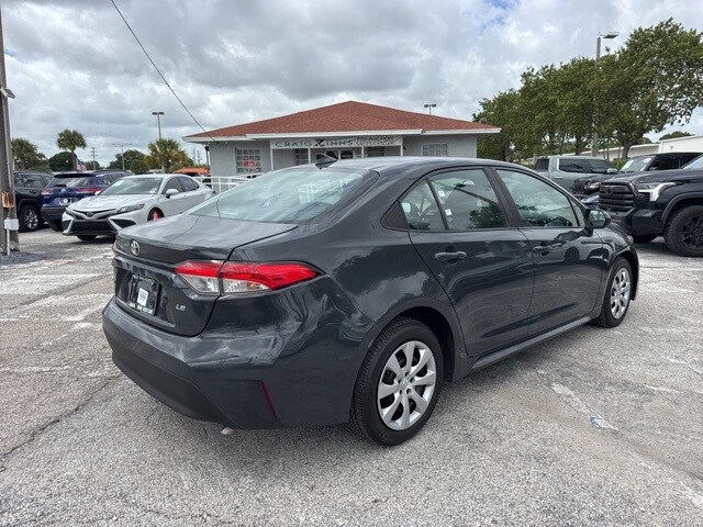 2023 Toyota Corolla LE photo 3