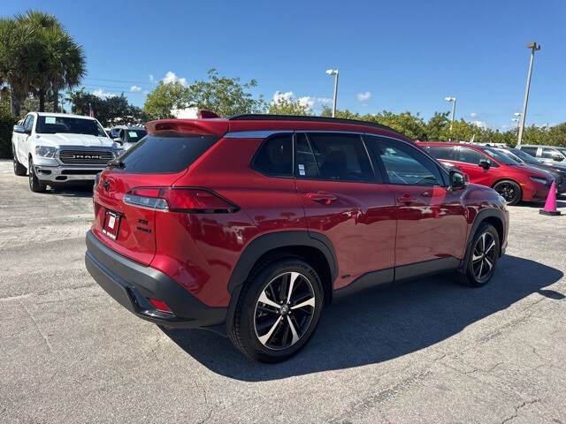 2023 Toyota Corolla Cross Hybrid S photo 3