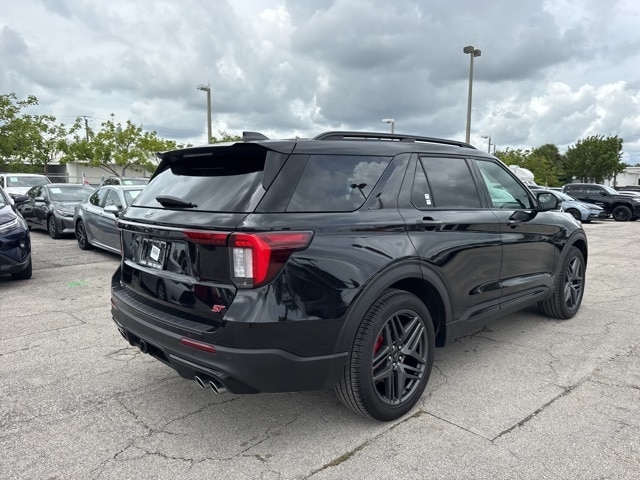 2025 Ford Explorer ST photo 3