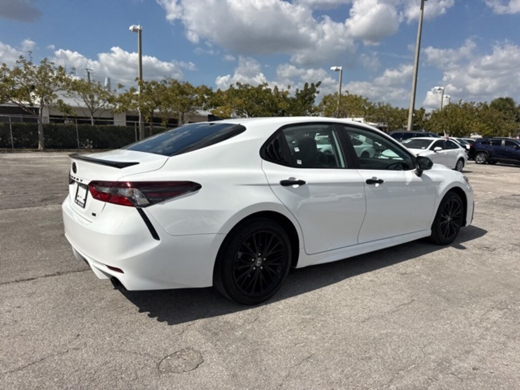 Used 2022 Toyota Camry SE Sedan