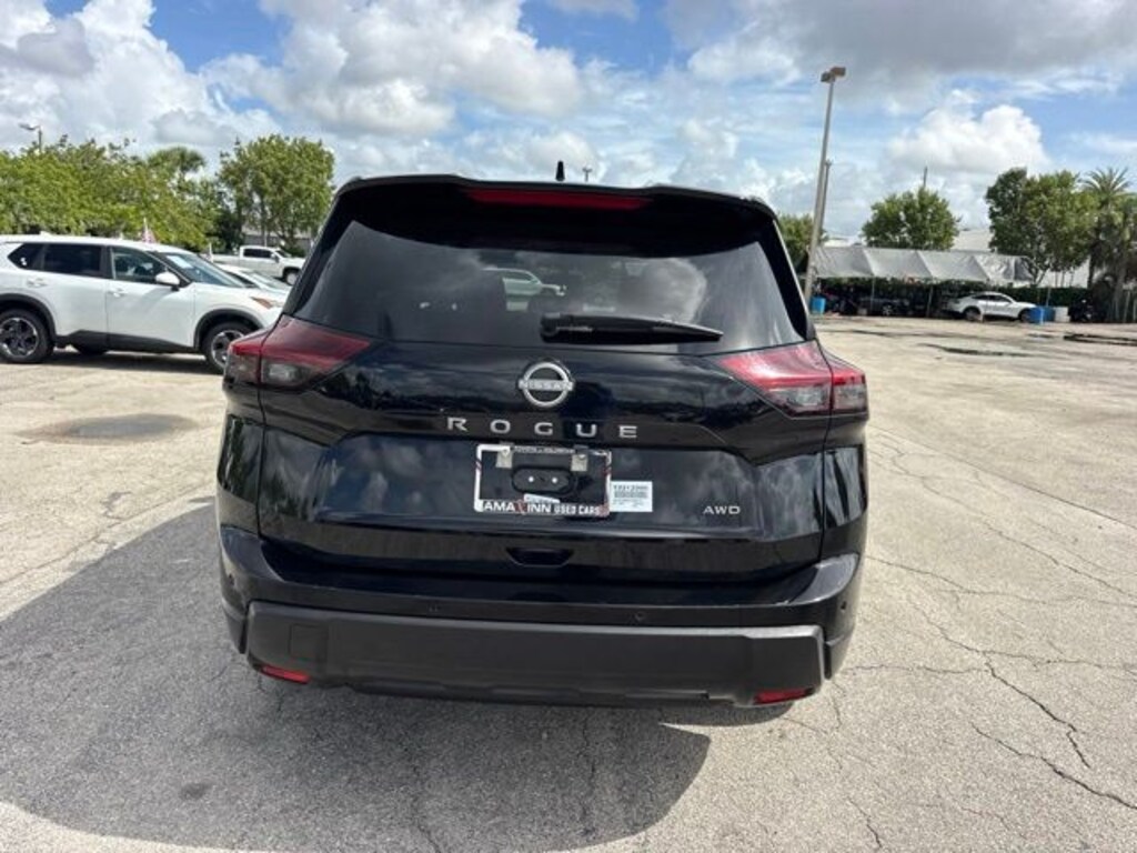 Used 2025 Nissan Rogue SV SUV