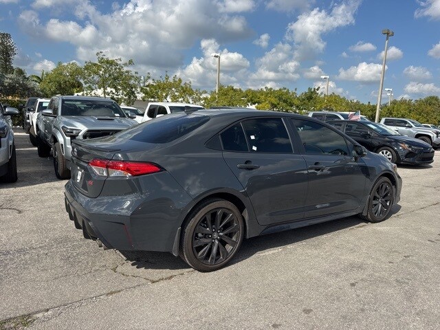 2025 Toyota Corolla SE photo 3