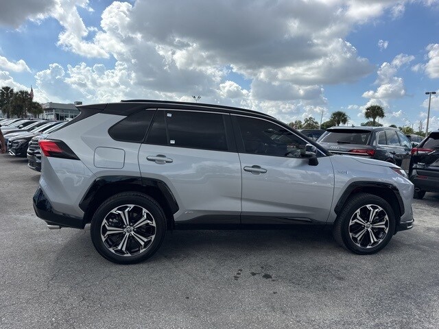 2024 Toyota RAV4 Prime XSE photo 2