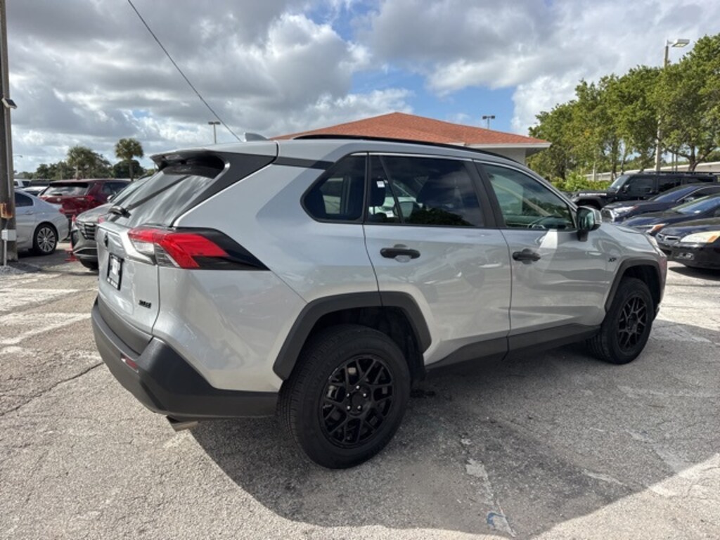 Used 2022 Toyota RAV4 XLE SUV