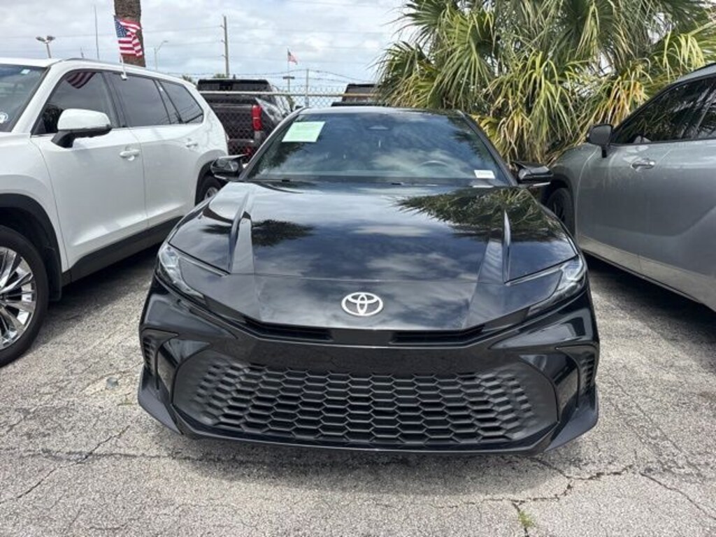 Used 2025 Toyota Camry SE Sedan