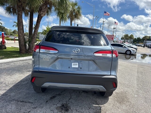 2024 Toyota Corolla Cross L photo 4