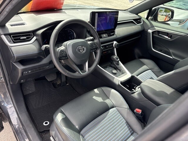 2024 Toyota RAV4 Hybrid XSE photo 2