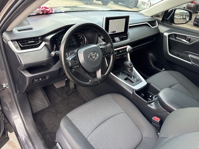 2024 Toyota RAV4 XLE photo 2