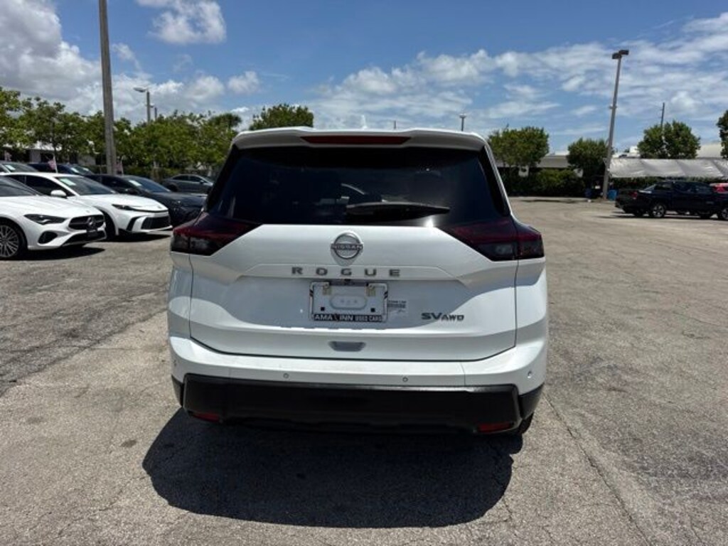 Used 2024 Nissan Rogue SV SUV