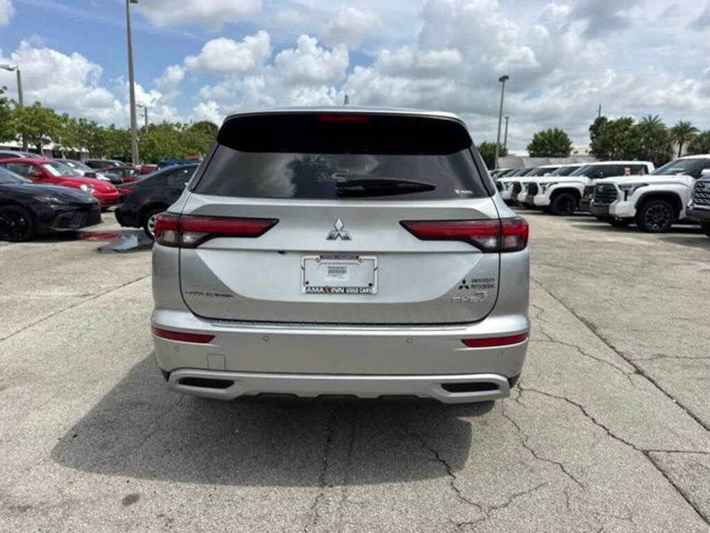 Used 2023 Mitsubishi Outlander Plug-In Hybrid SUV