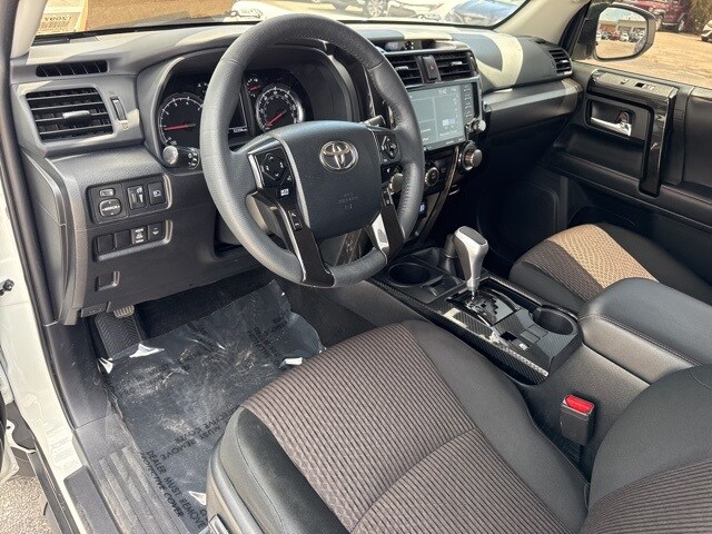 2022 Toyota 4Runner TRD photo 2
