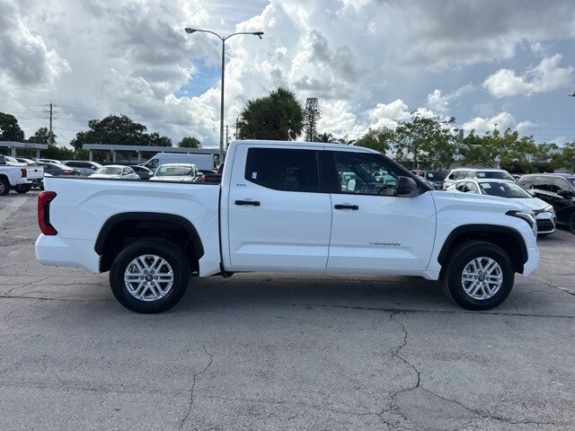 2025 Toyota Tundra SR5 photo 2