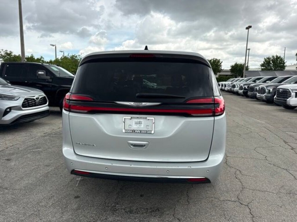 Used 2024 Chrysler