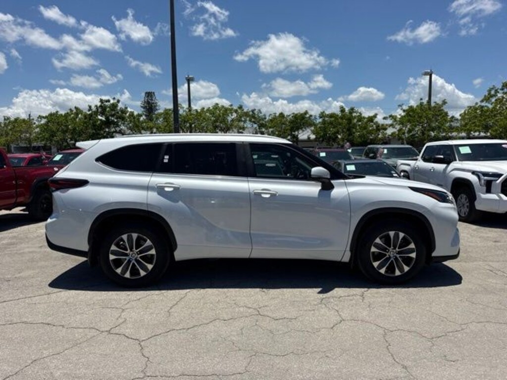Used 2024 Toyota Highlander XLE SUV