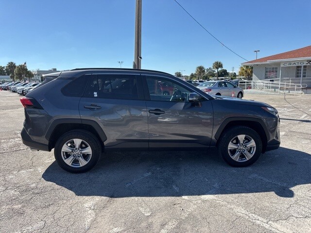 2025 Toyota RAV4 XLE photo 2