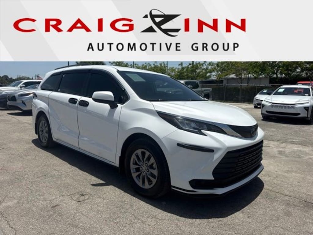 Used 2022 Toyota Sienna LE 8 Passenger Van Passenger Van