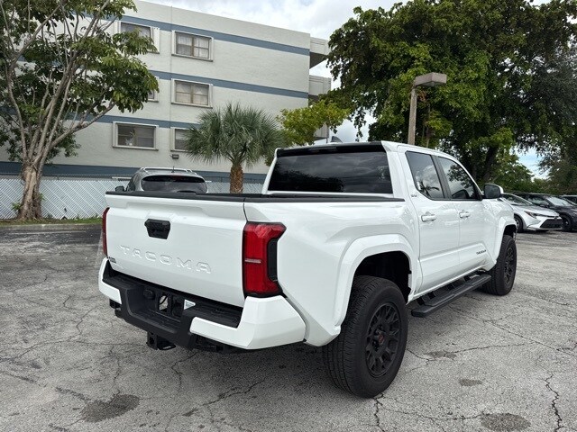 2024 Toyota Tacoma SR5 photo 3