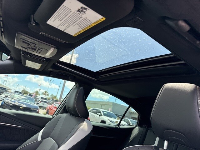 2025 Toyota Camry SE photo 3