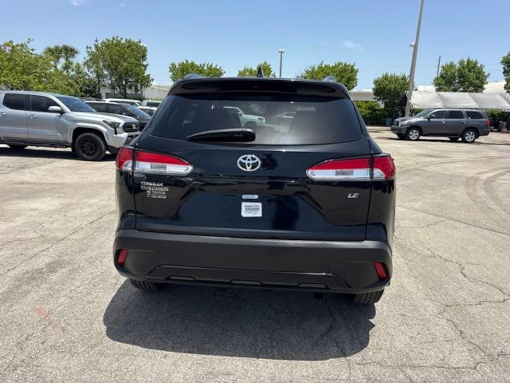 Used 2024 Toyota Corolla Cross LE SUV