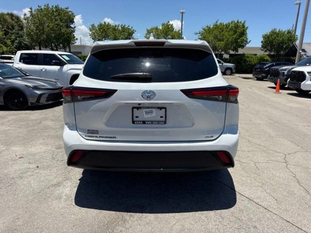 Used 2024 Toyota Highlander XLE SUV