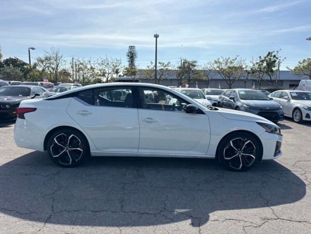 Used 2024 Nissan Altima 2.5 SR Sedan