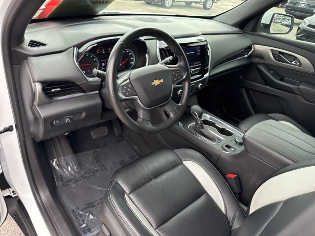 Used 2023 Chevrolet Traverse LT Cloth w/1LT SUV