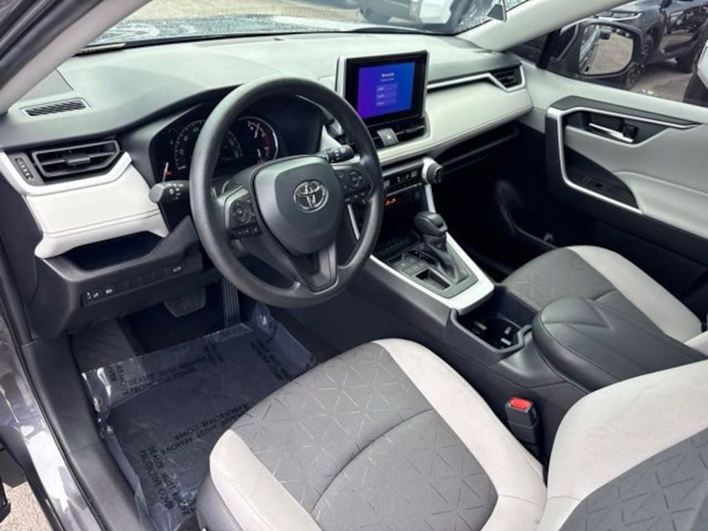 Used 2025 Toyota RAV4 XLE SUV