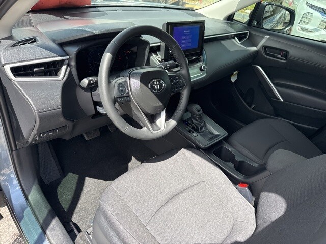 2026 Toyota Corolla Cross LE photo 2