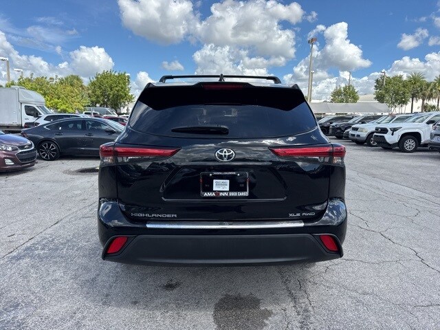 2023 Toyota Highlander XLE photo 4