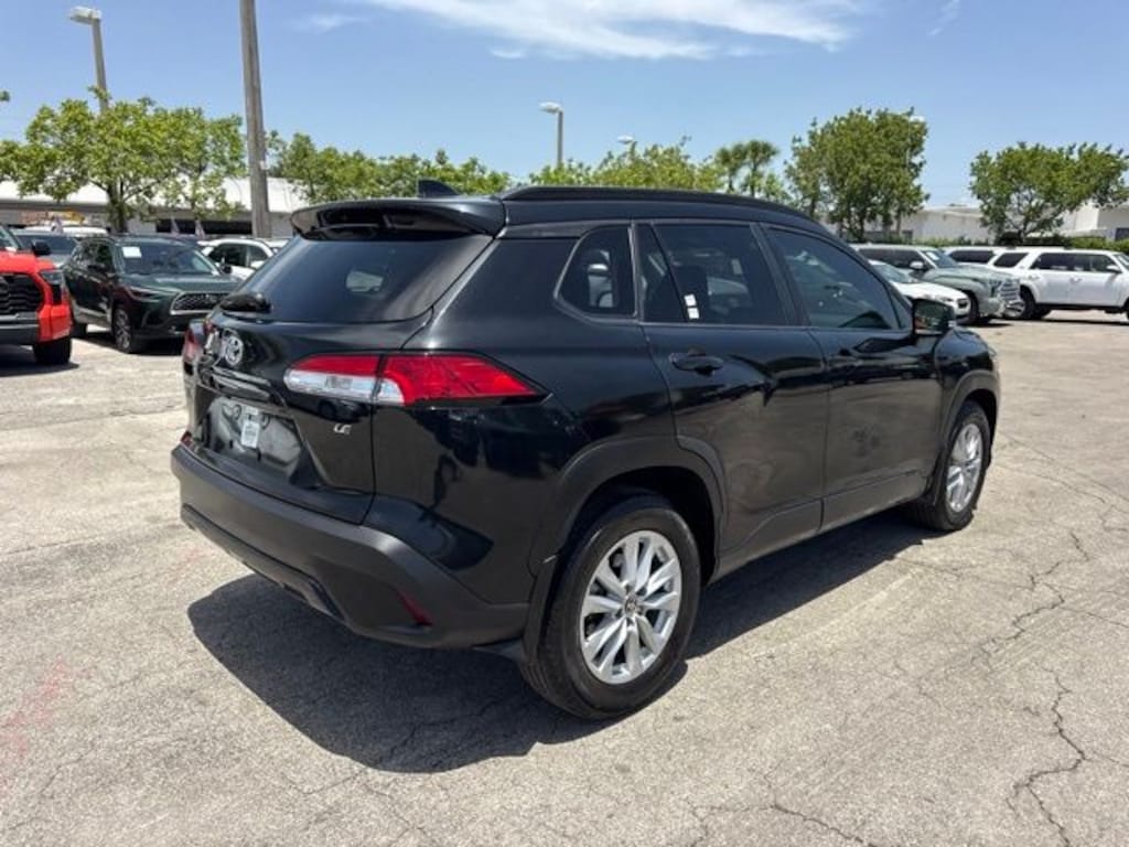 Used 2024 Toyota Corolla Cross LE SUV