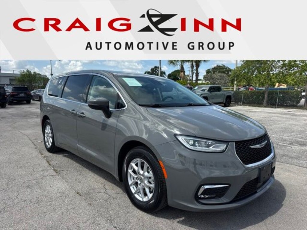 Used 2023 Chrysler Pacifica Touring L Van Passenger Van