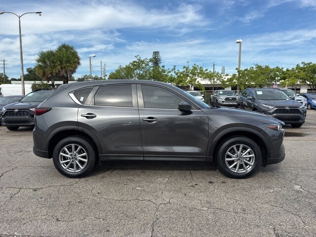 2022 Mazda CX-5 Preferred photo 2