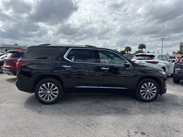 2023 Chevrolet Traverse Premier photo 2
