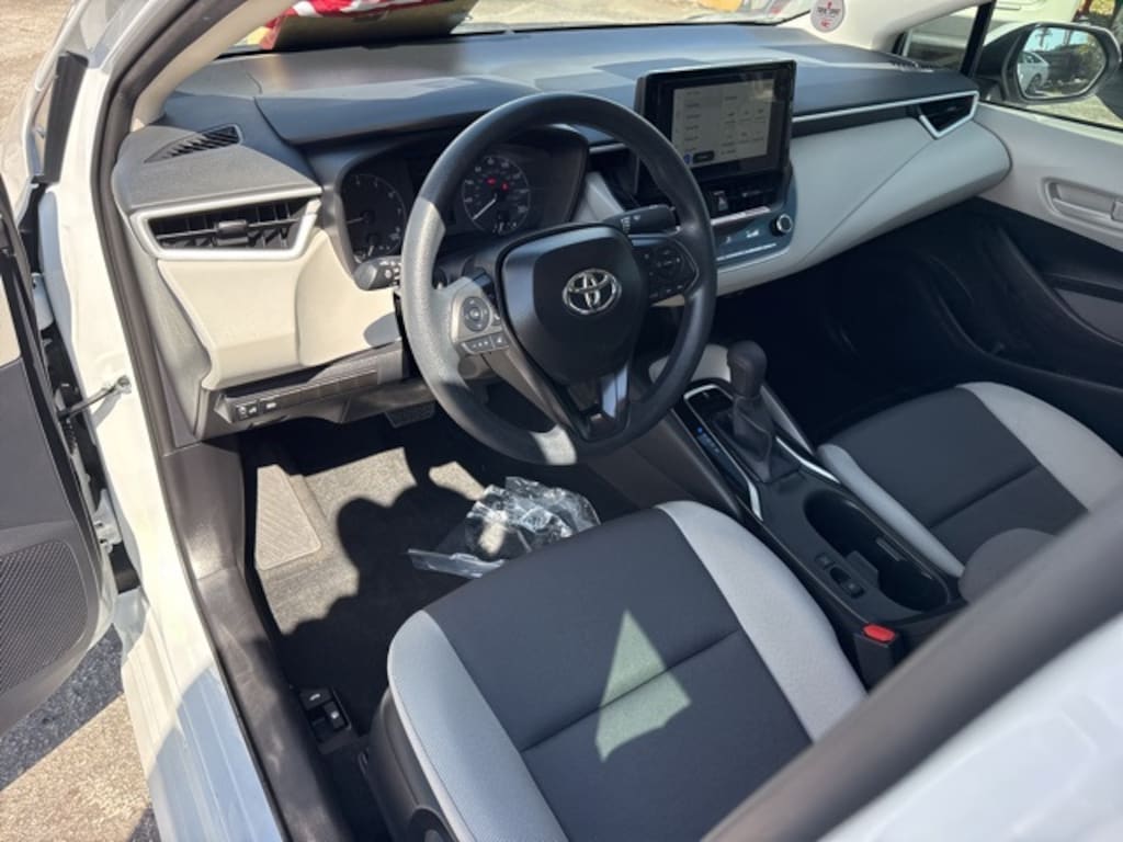 Used 2025 Toyota Corolla LE Sedan