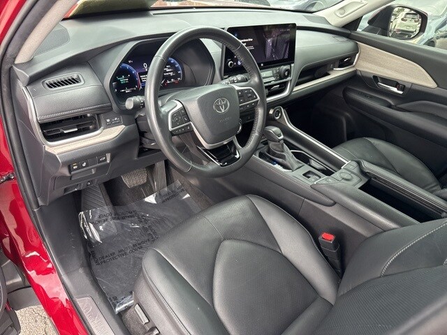 2024 Toyota Grand Highlander Limited photo 2